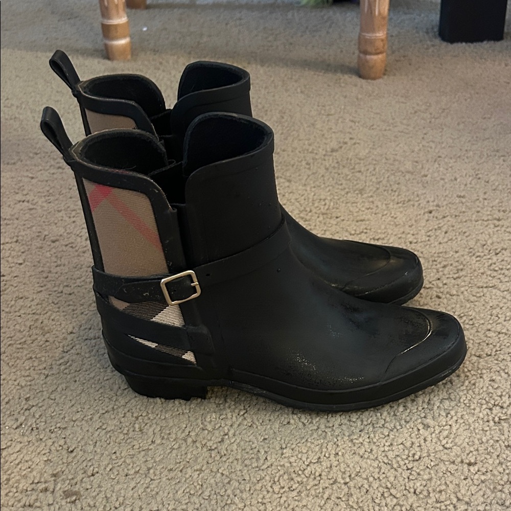 Burberry rain Boots